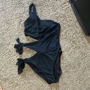 Black swim suit